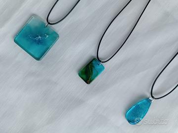 Collane con ciondoli in resina