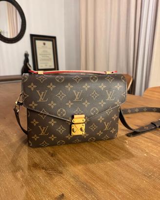 Louis Vuitton Pochette Métis