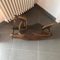 Dondolo in legno formato cavallino