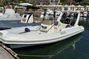 JOKER BOAT CLUBMAN 24  CON MOTORE SUZUKI 250 CV