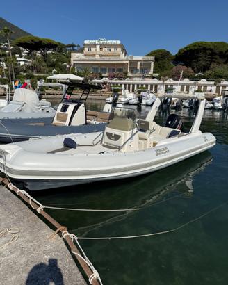 JOKER BOAT CLUBMAN 24  CON MOTORE SUZUKI 250 CV