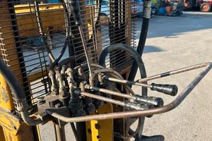 muletto Porter mod H2750 con forche e stringcasse