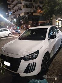 Peugeot 208, anno 2025, mod style