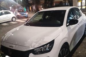 Peugeot 208, anno 2025, mod style