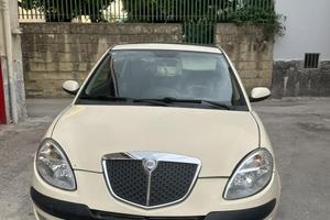 Lancia y