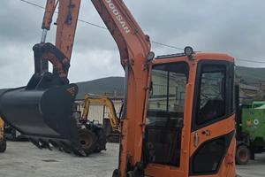 ESCAVATORE DOOSAN DX35