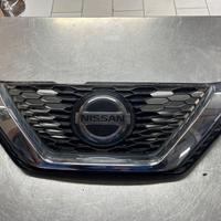 Mascherina anteriore Nissan Quashai
