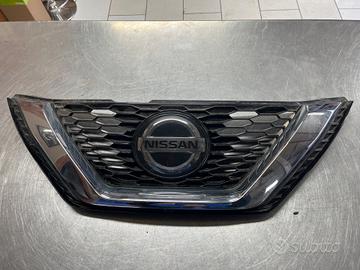 Mascherina anteriore Nissan Quashai