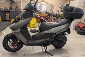 scooter aprilia leonardo 250 35000km