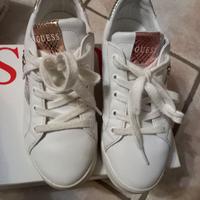 Snickears Guess Bimba