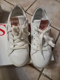 Snickears Guess Bimba