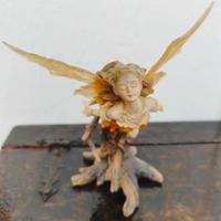 Delicata figurina Final Flight della collezione Fa