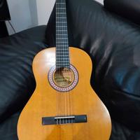 CHITARRA COME NUOVA CON FODERO  E LEGGIO