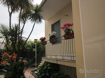 Villa indipendente con giardino