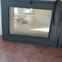 Finestra in pvc colore nero