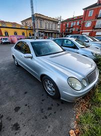 Mercedes E240 V6 GPL automatica con tetto apribile