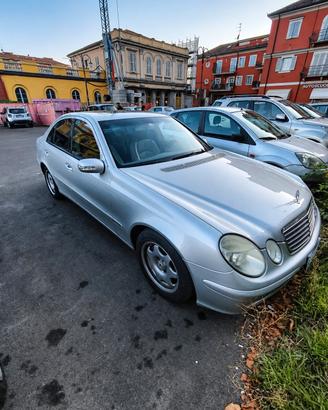 Mercedes E240 V6 GPL automatica con tetto apribile