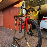 Abbigliameno e accessori per ciclismo su strada