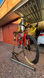 Abbigliameno e accessori per ciclismo su strada