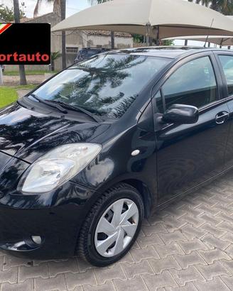TOYOTA Yaris 1.3 5 porte Sol