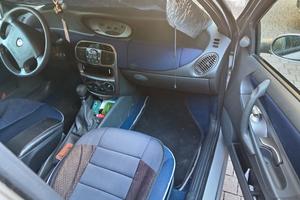 lancia y