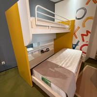 Letto a castello con armadio