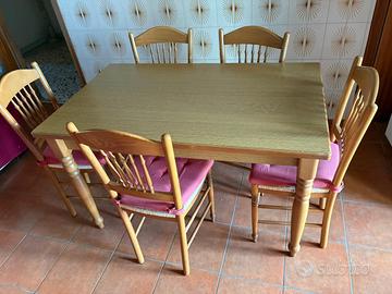 Tavolo con sedie legno