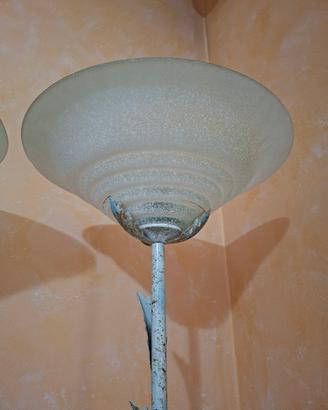 Coppia di lampade da terra in ferro battuto 