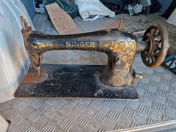 MACCHINA DA CUCIRE SINGER