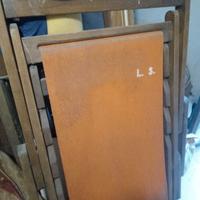 sedia sdraio in legno anni 90. residuo di stabilim