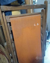 sedia sdraio in legno anni 90. residuo di stabilim