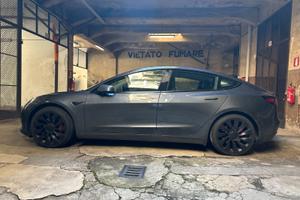 TESLA MODELLO 3