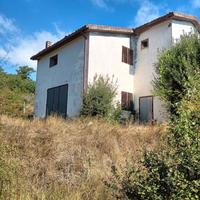 Terreno con fabbricato di 160 mq