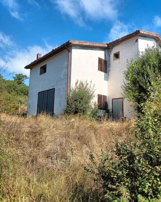 Terreno con fabbricato di 160 mq