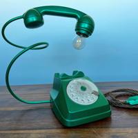 Lampada vintage con telefono a disco verde metall