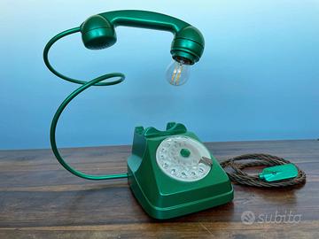 Lampada vintage con telefono a disco verde metall