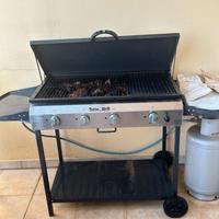 Barbecue a gas con griglia
