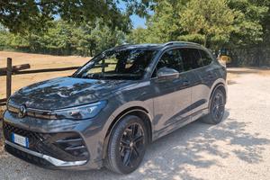 Tiguan r-line 2025 etsi 150 cv