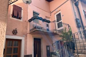 Villamontagna, porzione di casa