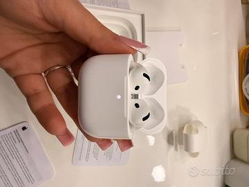 APPLE AIRPODS 4 CANCELLAZIONE RUMORE NUOVISSIME