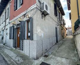 NEGOZIO A TRIESTE