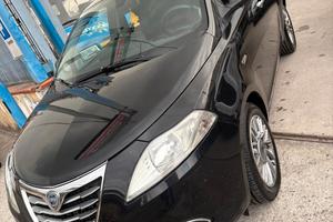 Lancia Ypsilon 1.2 69 CV Unyca