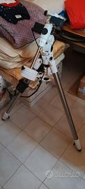 Telescopio con montatura motorizzata. 