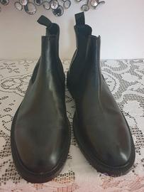 Stivaletti in pelle nera