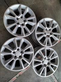 4 cerchi usati in lega per opel