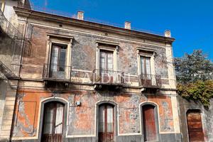 Palazzetto cielo/terra indipendente cod. o13524