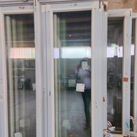 finestre  nuove in pvc e espositore serramenti