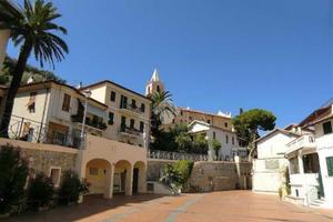 3 LOCALI A BORDIGHERA