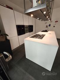 cucina usata poco ...