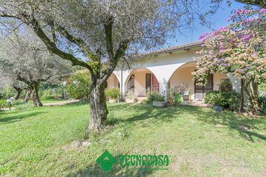 VILLA SINGOLA A CASTELNUOVO MAGRA